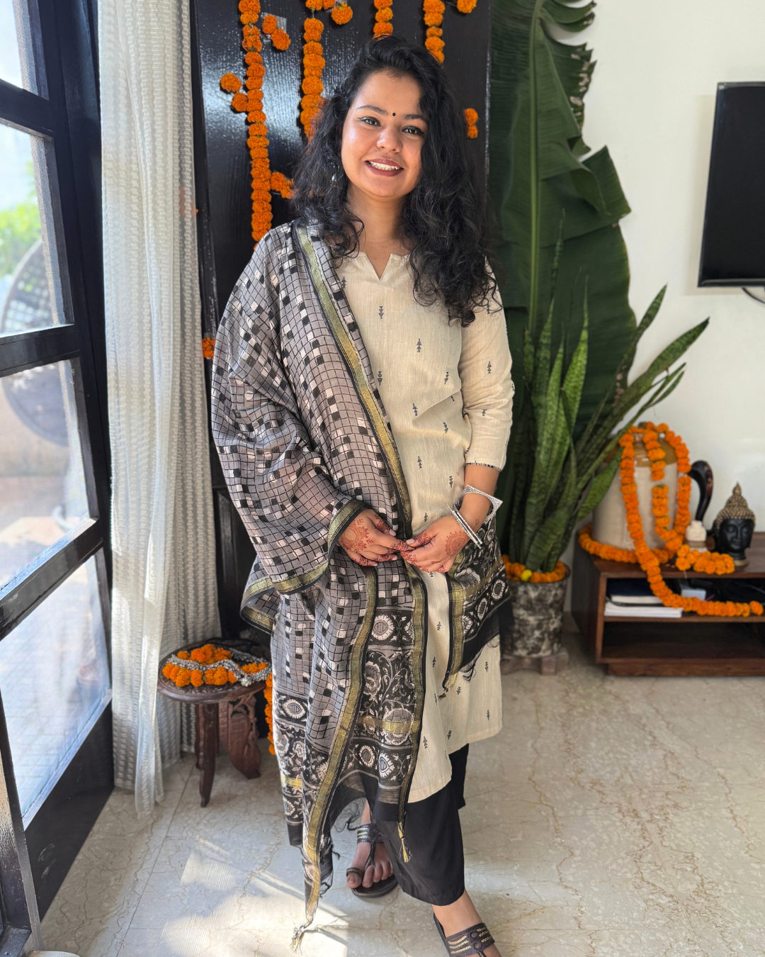 Cream buti kurta duppata set