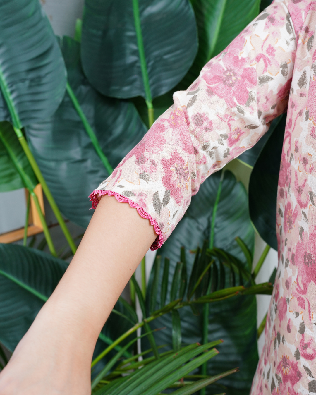 Pink floral kurta duppata set