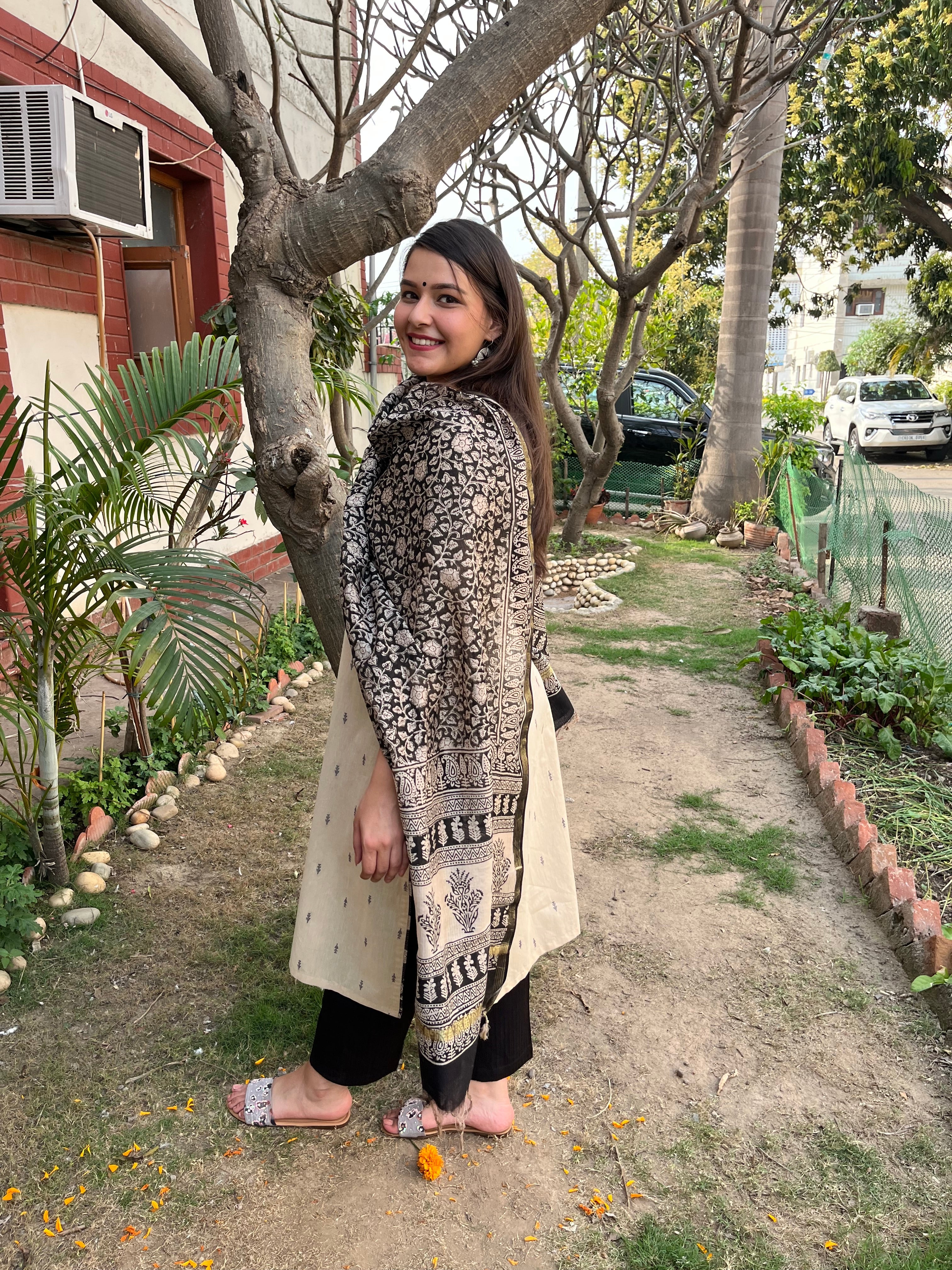 Cream Buti Kurta with Chanderi Duppata