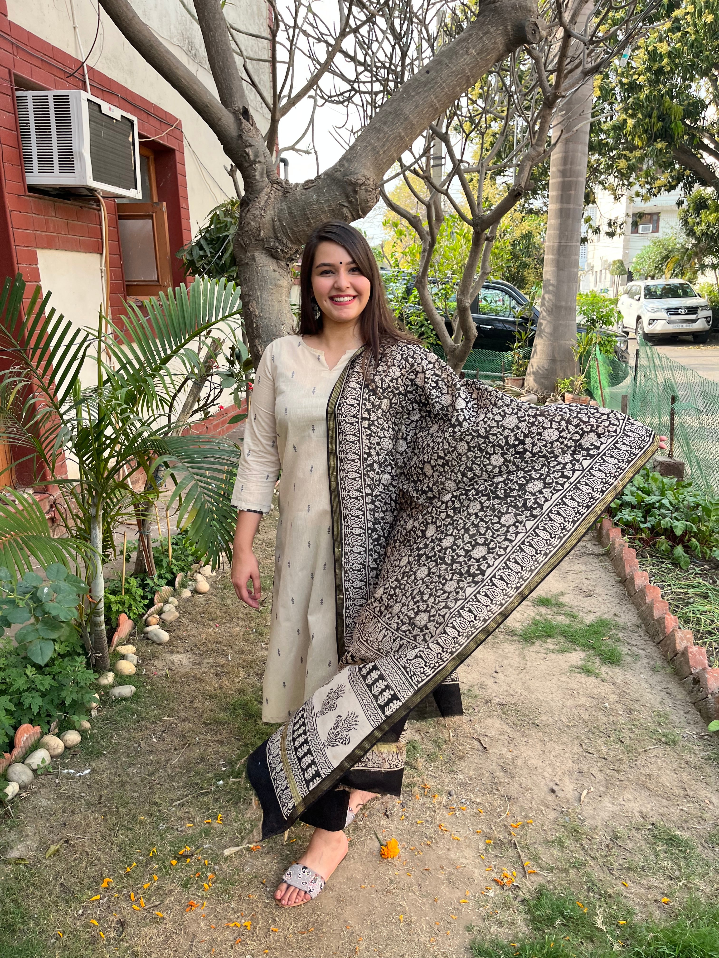 Cream Buti Kurta with Chanderi Duppata