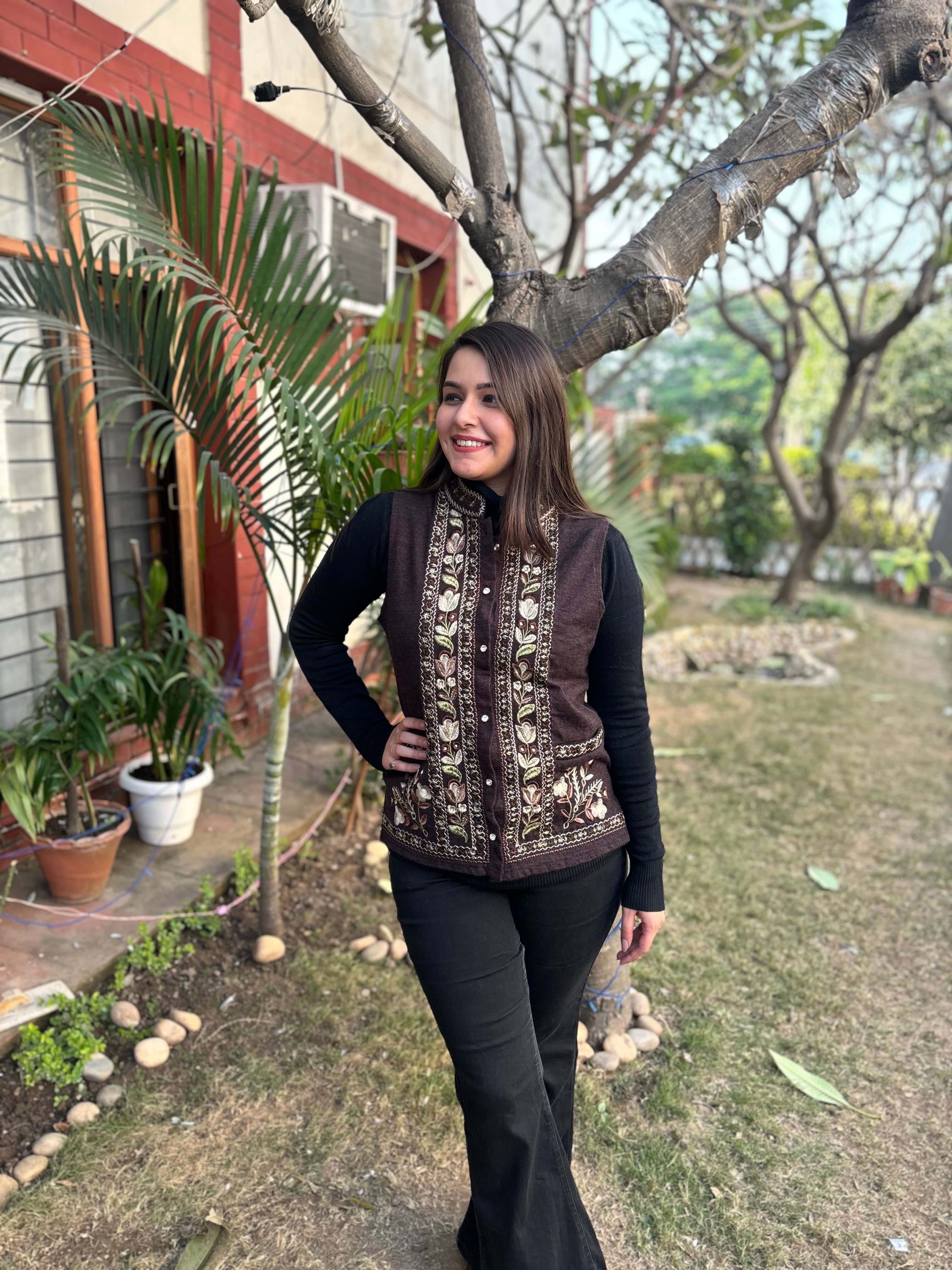 Coffee embroidered Sidra (waist coat)