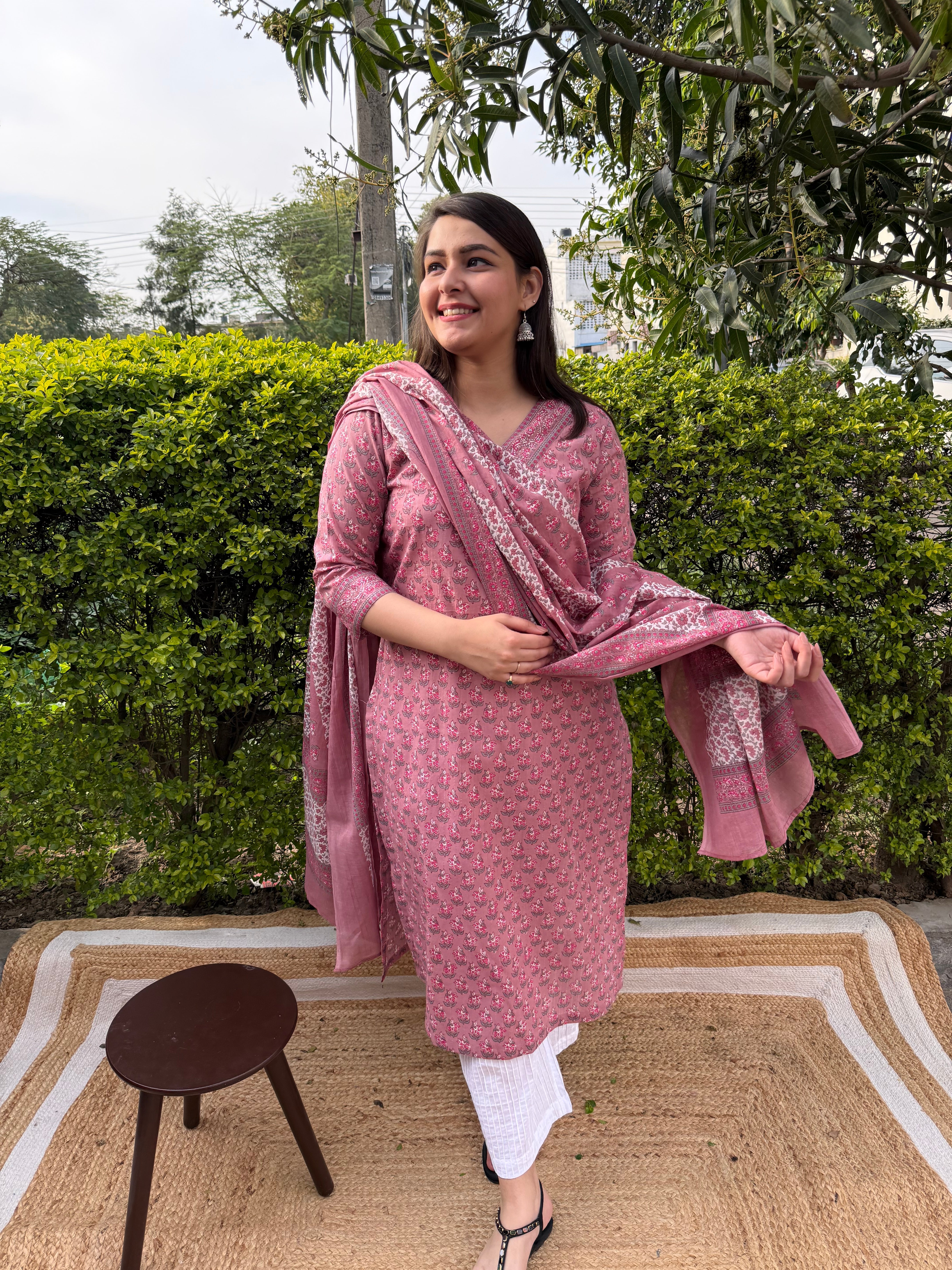 Pink sanganeri V neck kurta duppata set