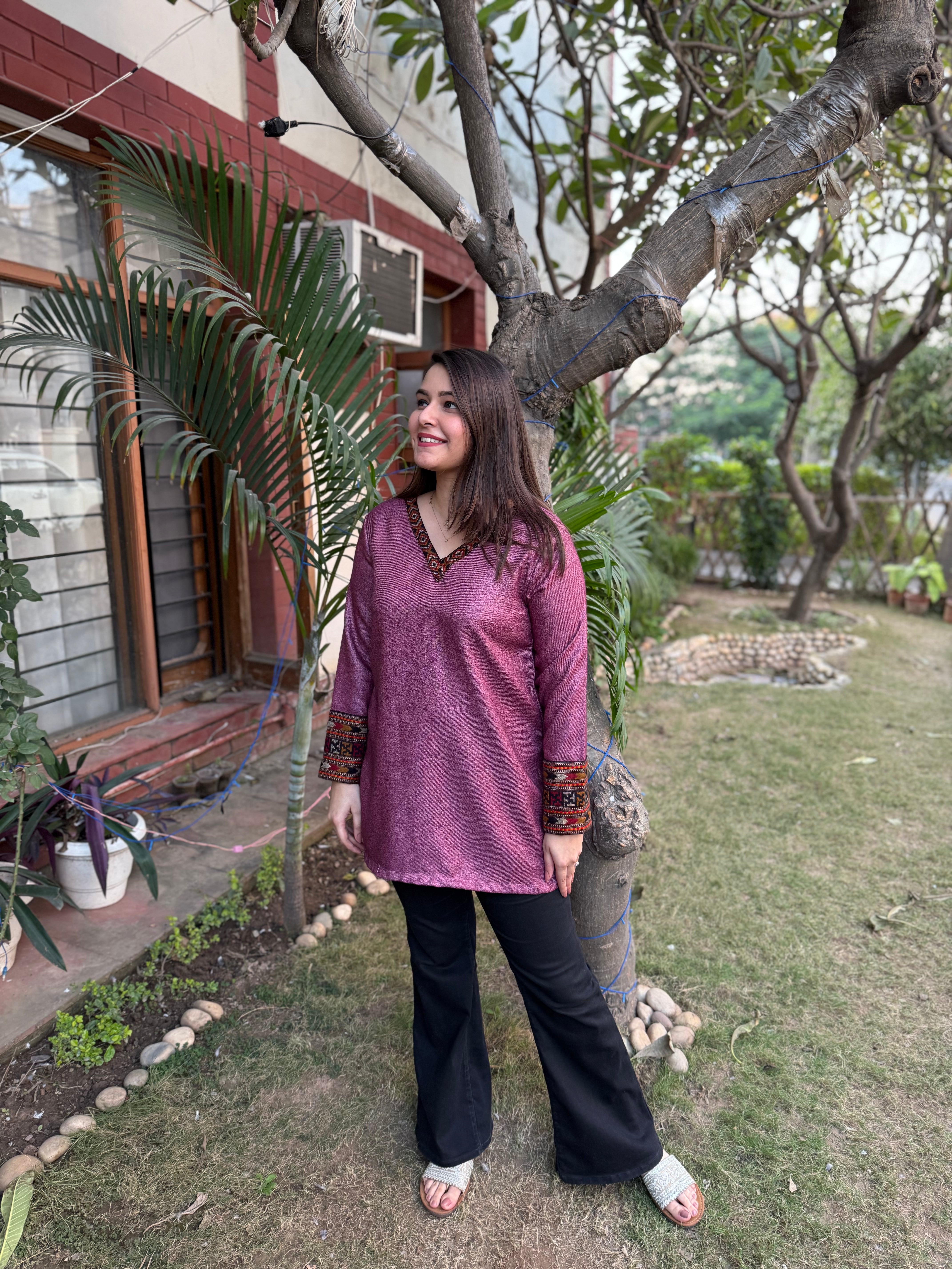 Dark Pink kullu border kurti